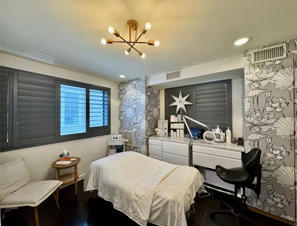 Austin, TX 78701,904 West Ave #105