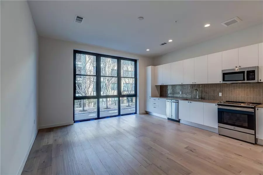 800 Embassy DR #117, Austin, TX 78702