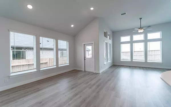 Buda, TX 78610,263 Grey Leaf RD