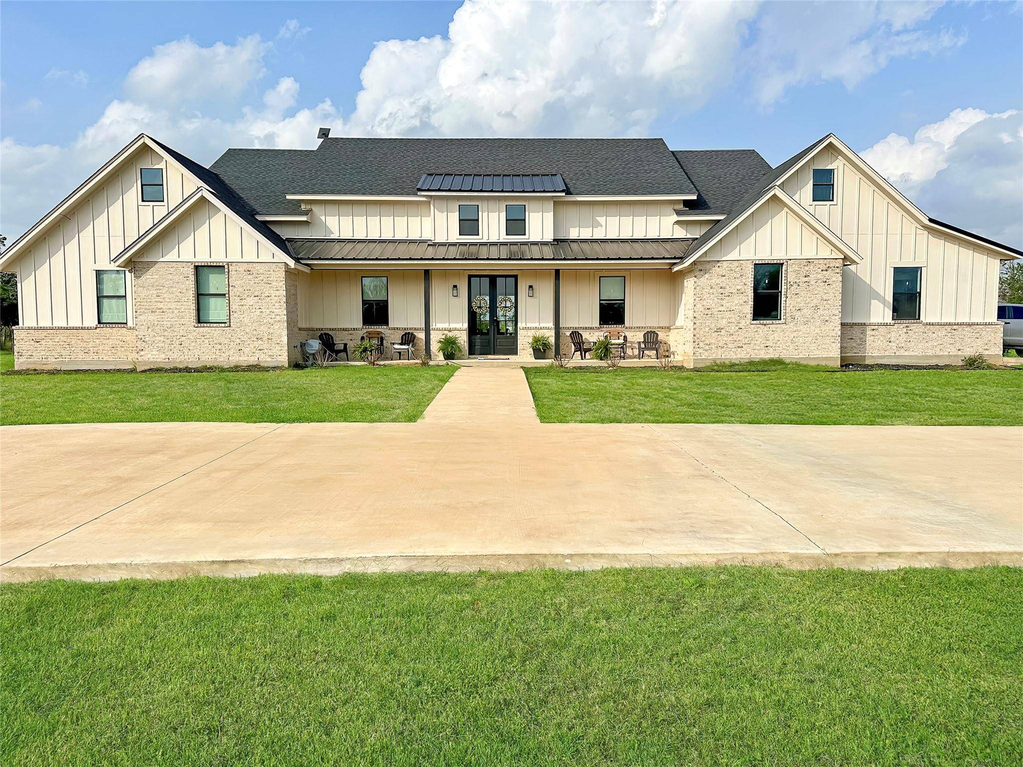 1215 Private Road 7039, Lexington, TX 78947