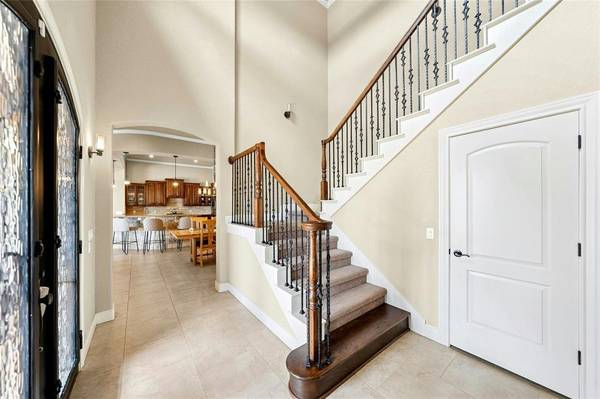 1073 Las Brisas DR, Canyon Lake, TX 78133