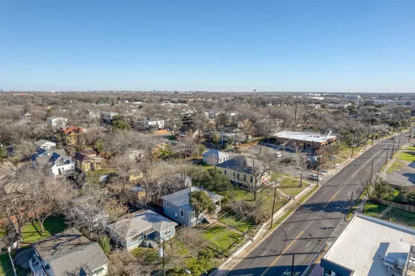 Austin, TX 78702,2104 E M L King Jr BLVD
