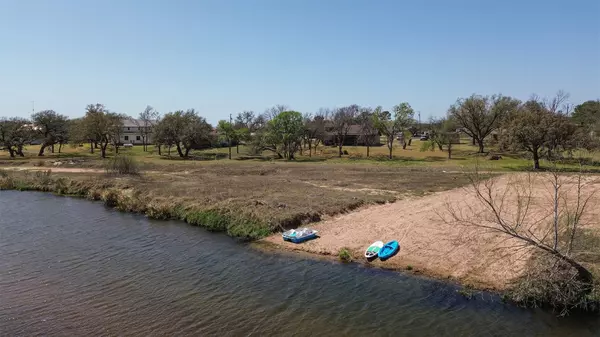 Horseshoe Bay, TX 78657,142 Lakeshore DR