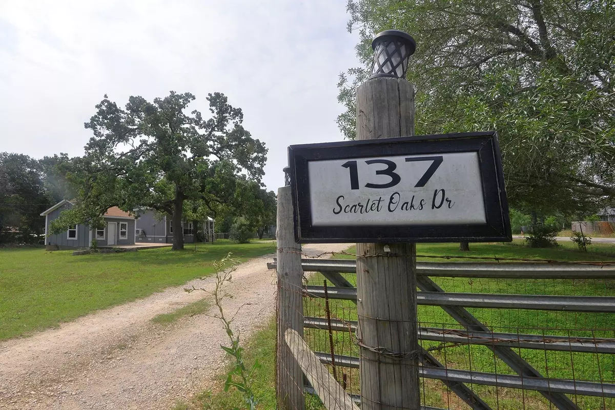 Dale, TX 78616,137 ScarletOaks DR