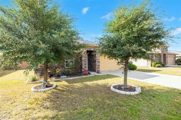 220 Camellia DR, Hutto, TX 78634