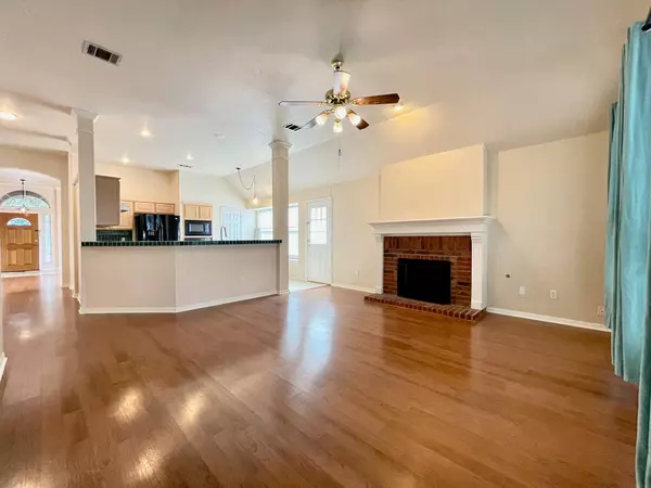 1725 Dapplegrey LN, Austin, TX 78727