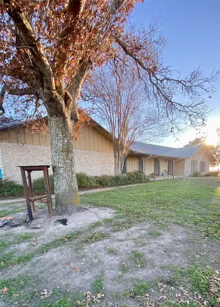 1850 County Road 105, Hutto, TX 78634