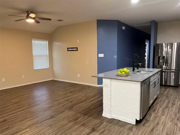 Jarrell, TX 76537,104 Granville CT