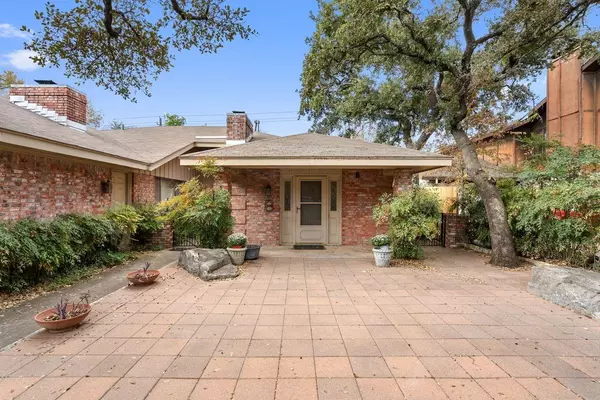 8421 Fathom CIR #B, Austin, TX 78750