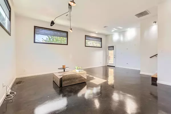 Austin, TX 78702,1600 Holly ST