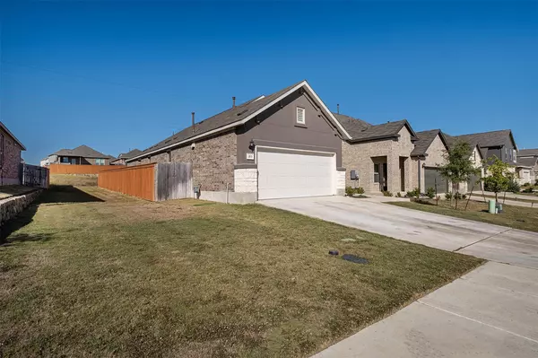 213 Papaya DR, Buda, TX 78610