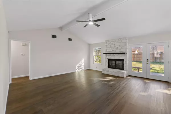 Round Rock, TX 78664,903 E Logan ST E