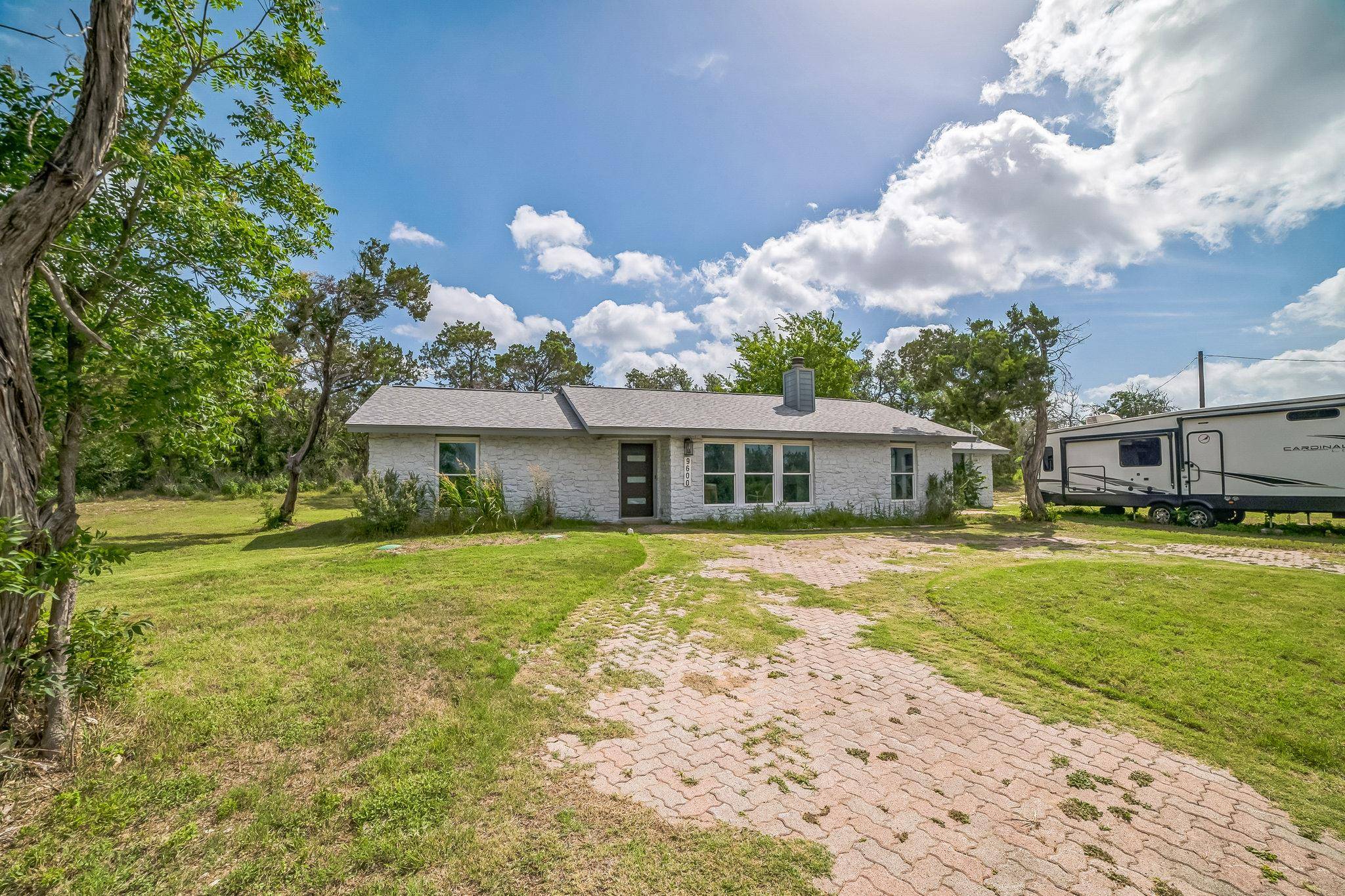 9600 Claxton DR, Austin, TX 78736