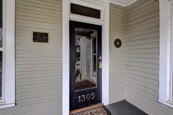 Bastrop, TX 78602,1305 Pine ST