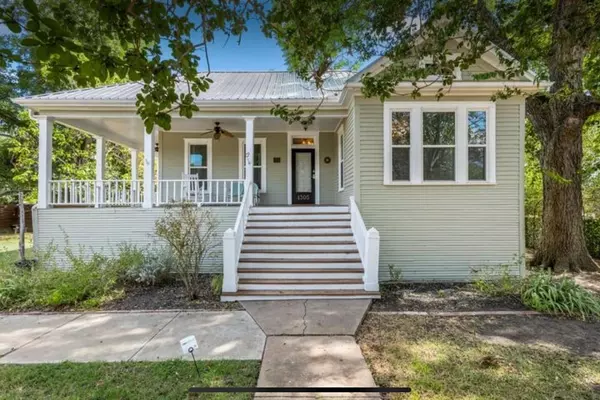 Bastrop, TX 78602,1305 Pine ST