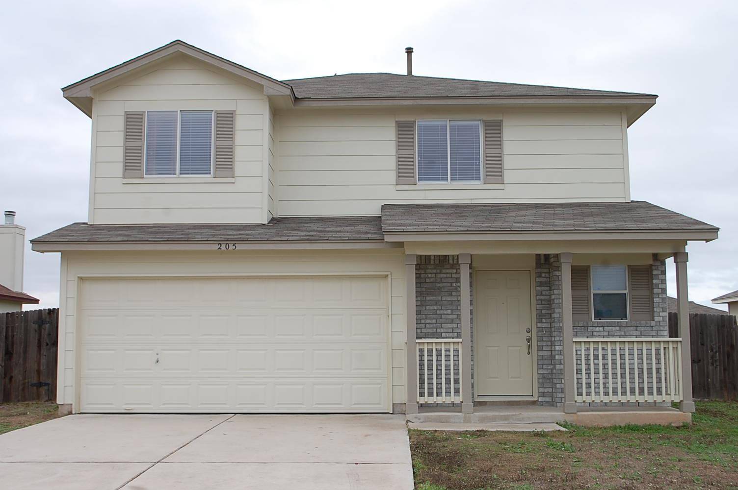 205 E Mitchell DR, Hutto, TX 78634