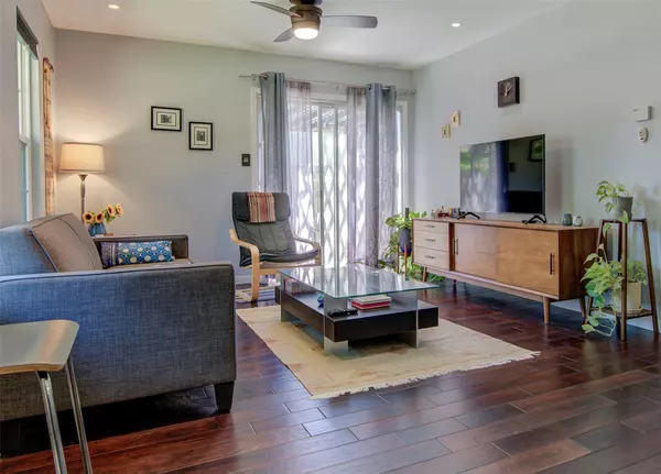 Austin, TX 78745,807 Hill Wood DR