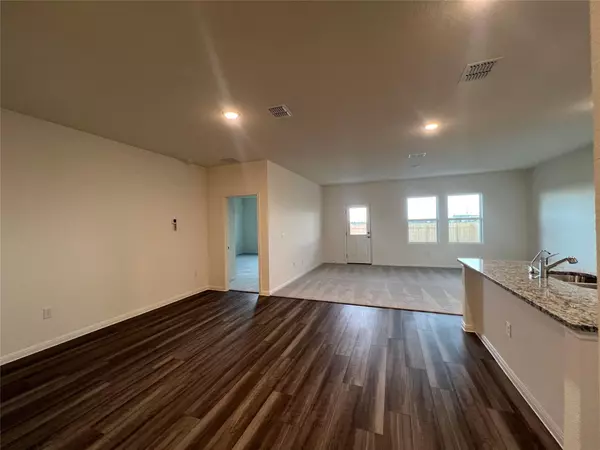 Taylor, TX 76574,124 Rother PL