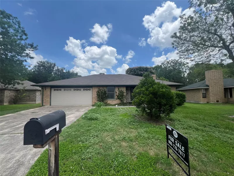 146 Forest DR, Seguin, TX 78155