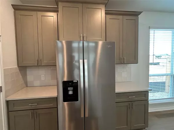 Buda, TX 78610,437 Young ST