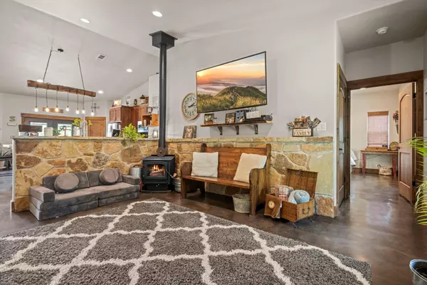 Burnet, TX 78611,201 N Oak Vista DR