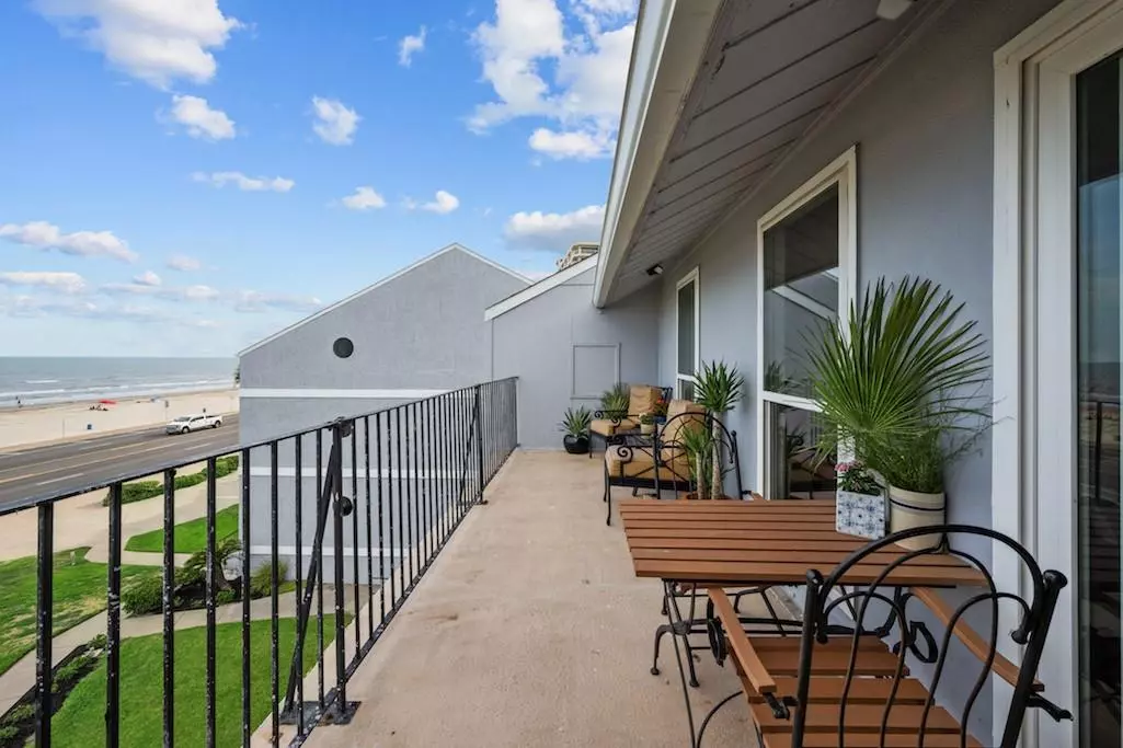 Galveston, TX 77551,7600 Seawall BLVD #312