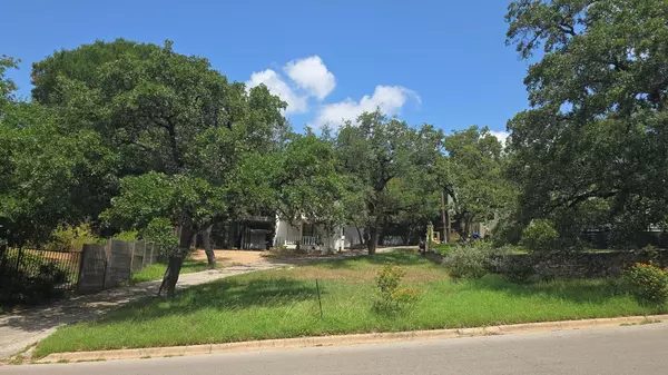 850 Forest View DR, West Lake Hills, TX 78746