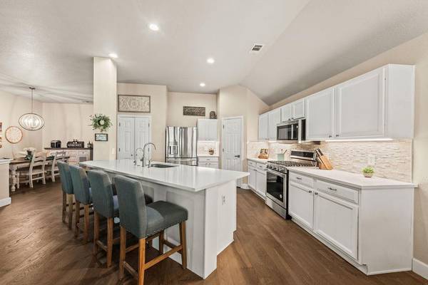 4221 N Summercrest LOOP, Round Rock, TX 78681