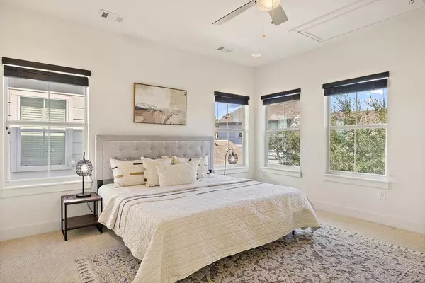 Austin, TX 78702,2703 Halcyon DR #8