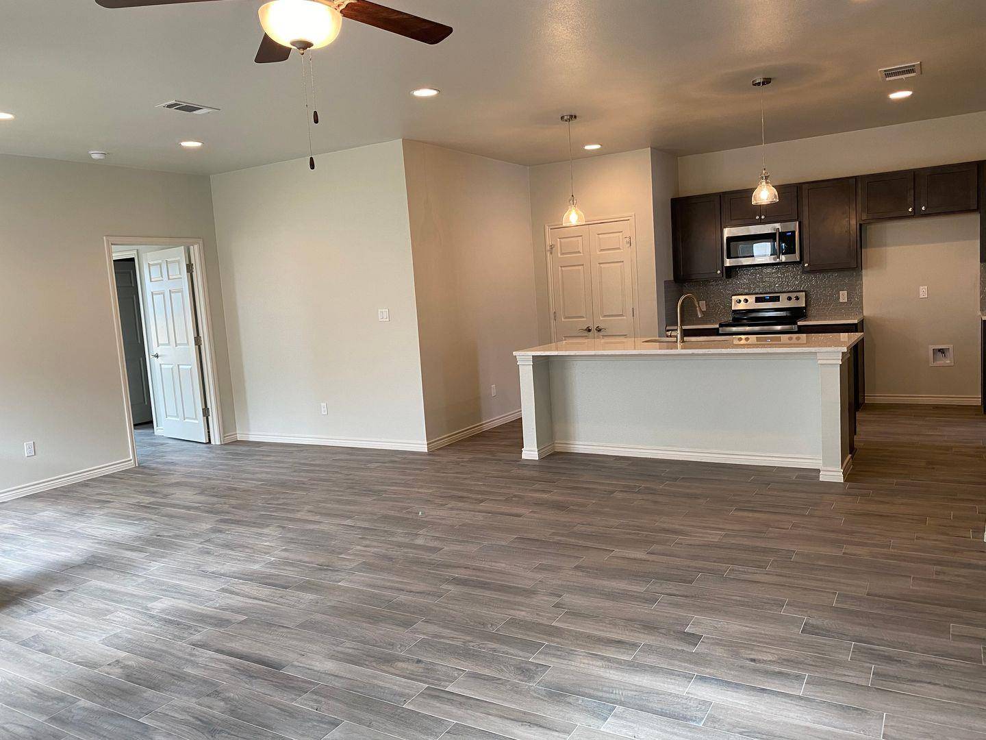 Jarrell, TX 76537,525 CR 306 #A
