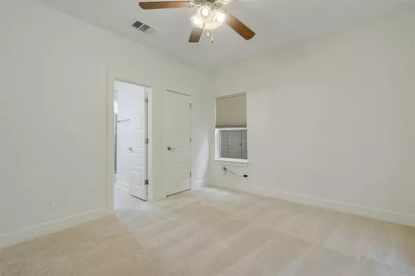 Austin, TX 78741,1901 Warely LN #292C
