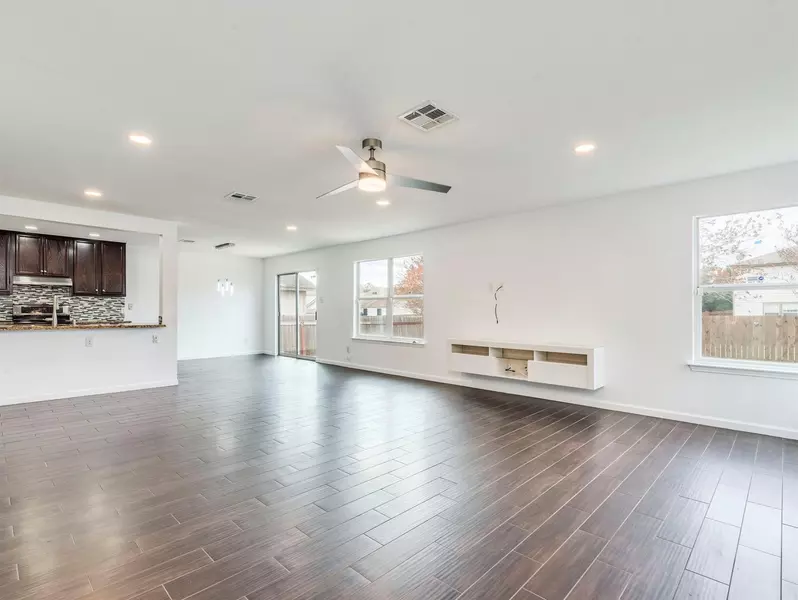 12825 Sexson Ridge CV, Del Valle, TX 78617