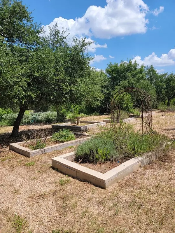 24369-2 Bingham Creek RD, Leander, TX 78641