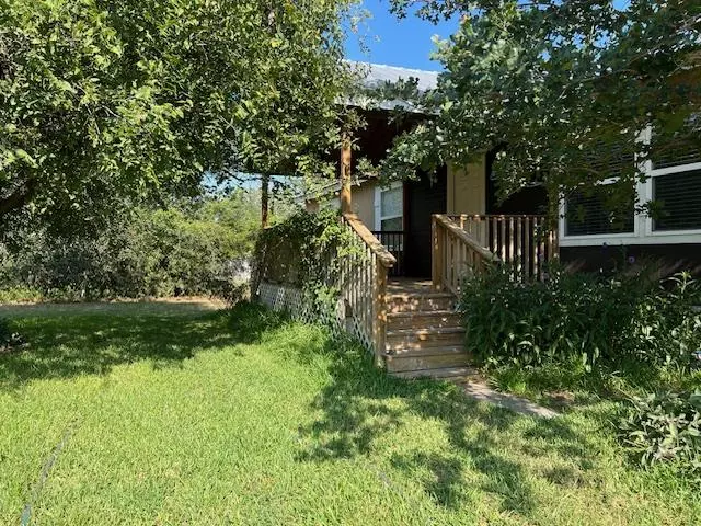114 Lovers LN, Kingsland, TX 78639