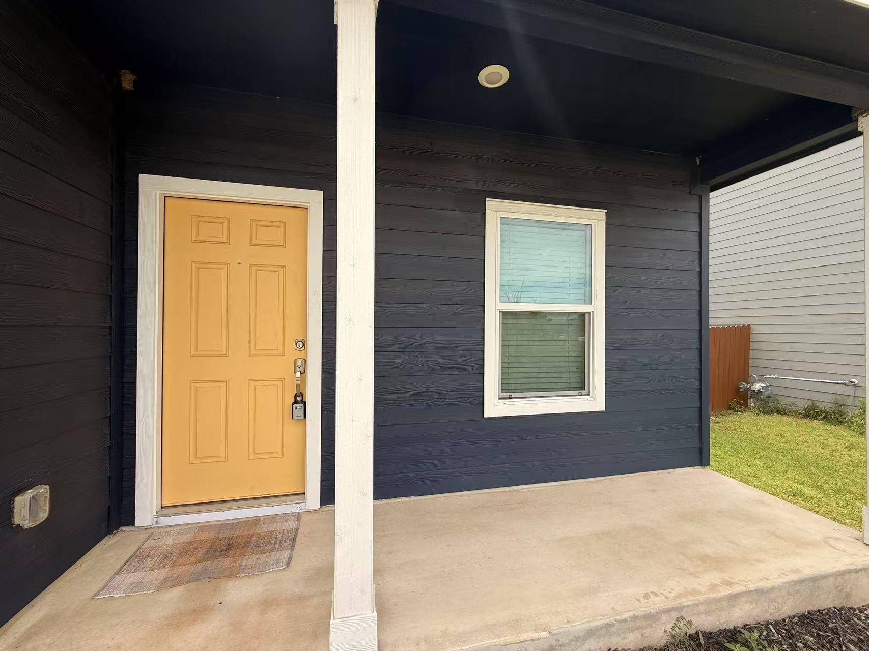 209 Prairie Dog Town RD, Georgetown, TX 78626