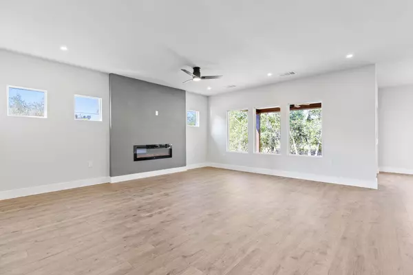 Bastrop, TX 78602,320 Kahana LN