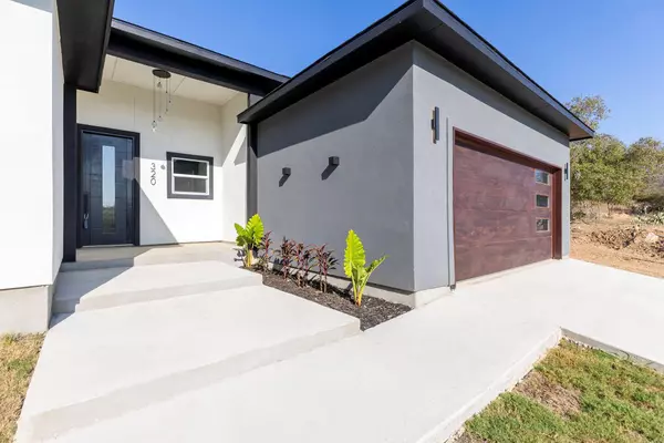 Bastrop, TX 78602,320 Kahana LN