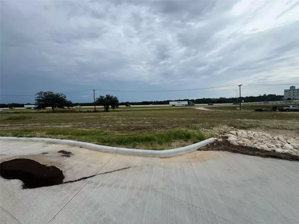 2305 Salado Center LOOP, Salado, TX 76571