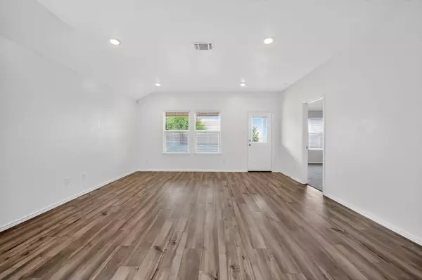 Jarrell, TX 76537,596 Wyatt WAY