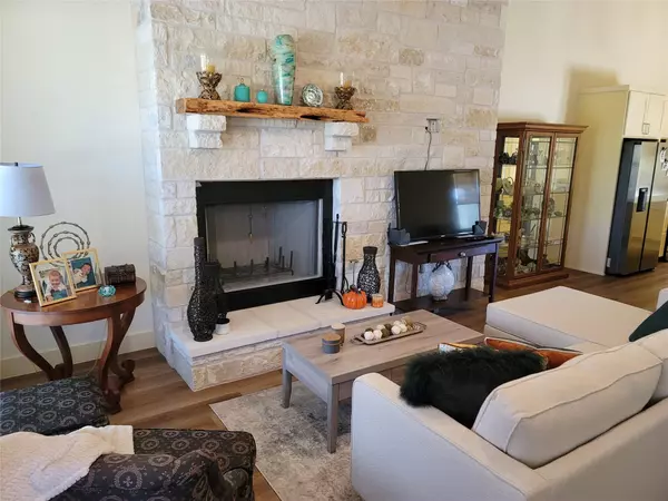 Spicewood, TX 78669,1248 Lake Shore DR #B