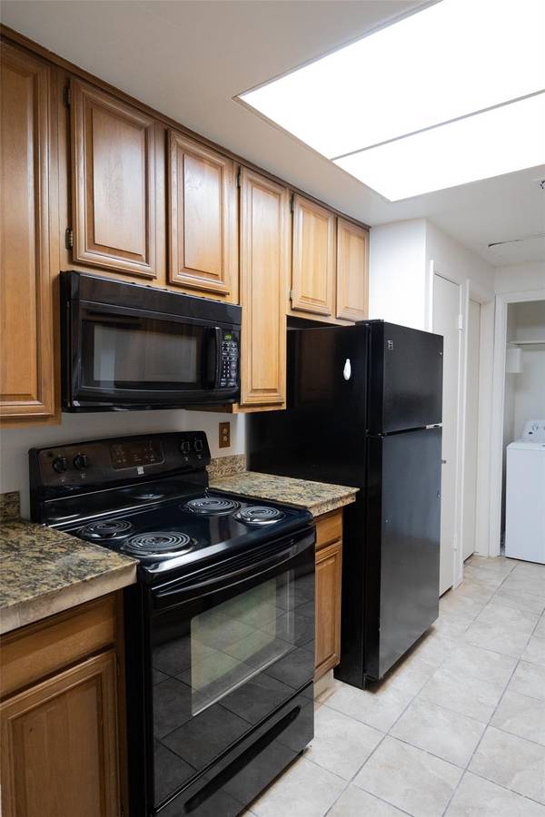 806 W 24 ST #207, Austin, TX 78705