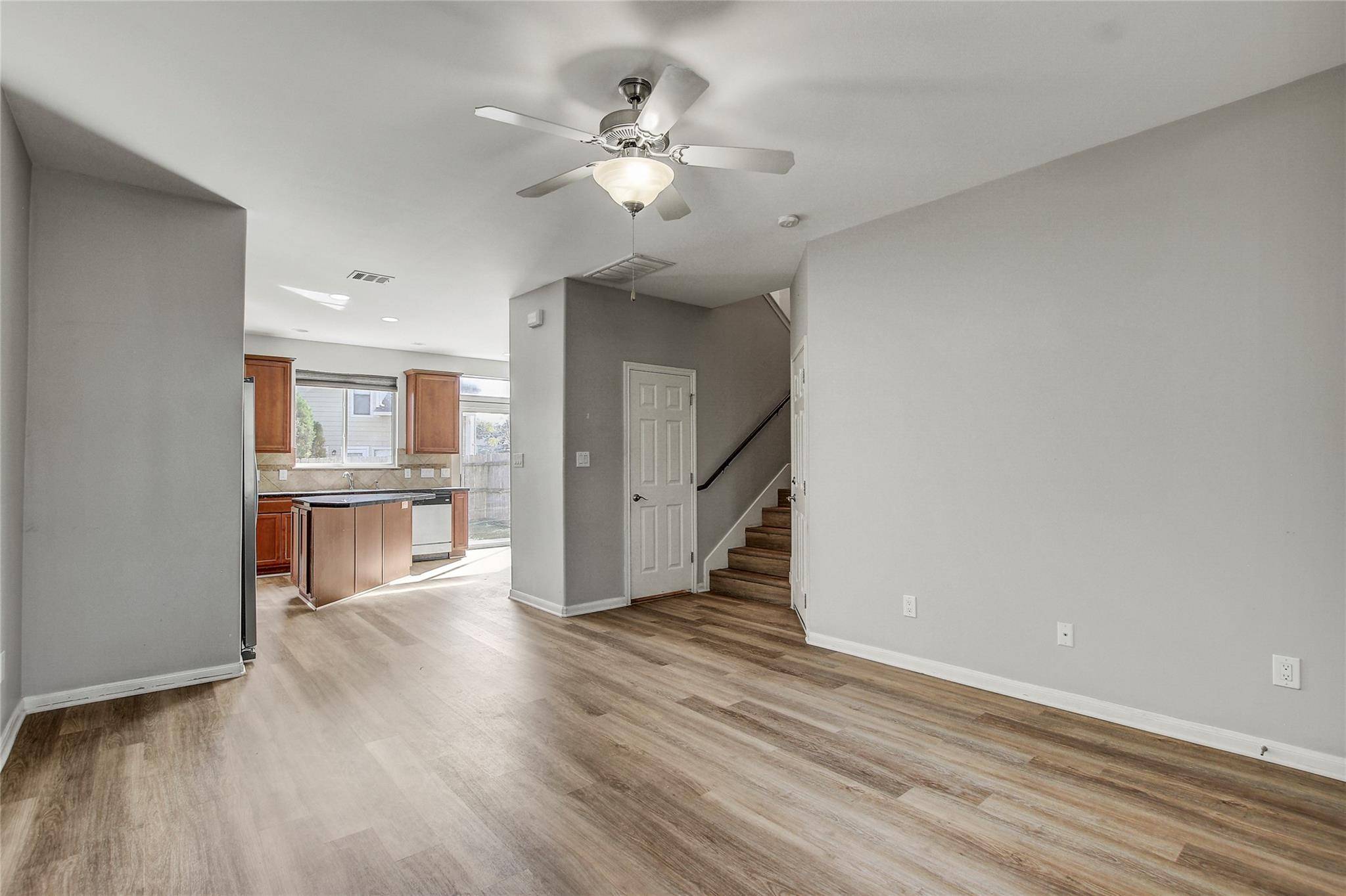 Austin, TX 78745,512 Eberhart LN #1207