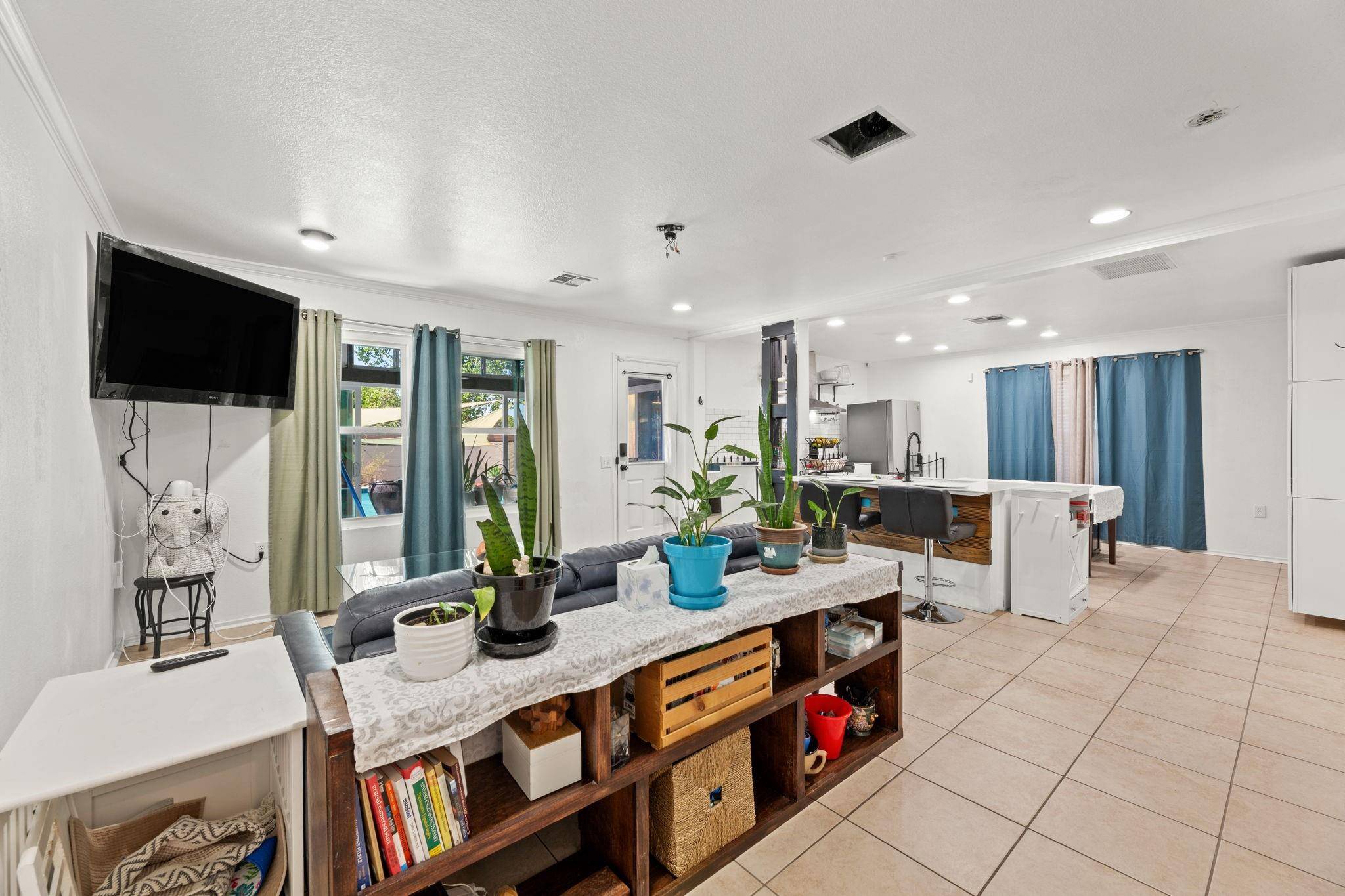 Austin, TX 78741,1404 Anise DR