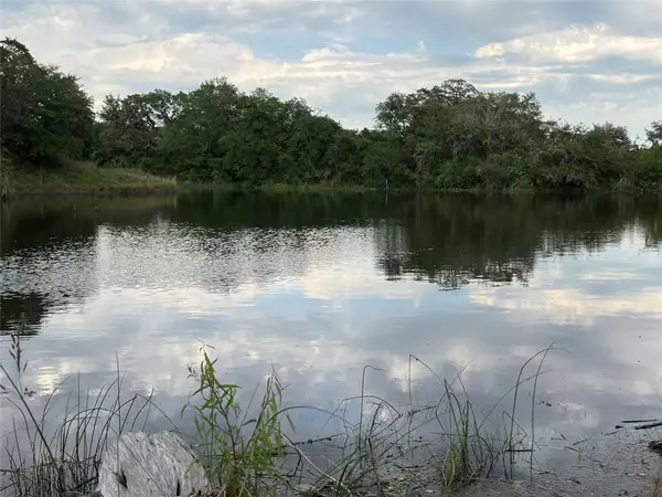 4739 Creamer Creek RD, La Grange, TX 78945