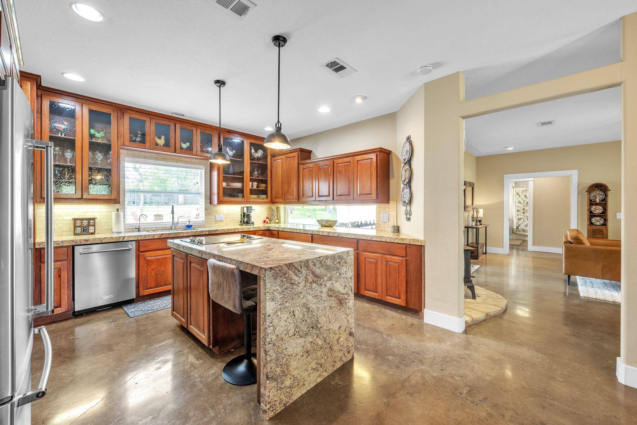 Wimberley, TX 78676,201 W View DR