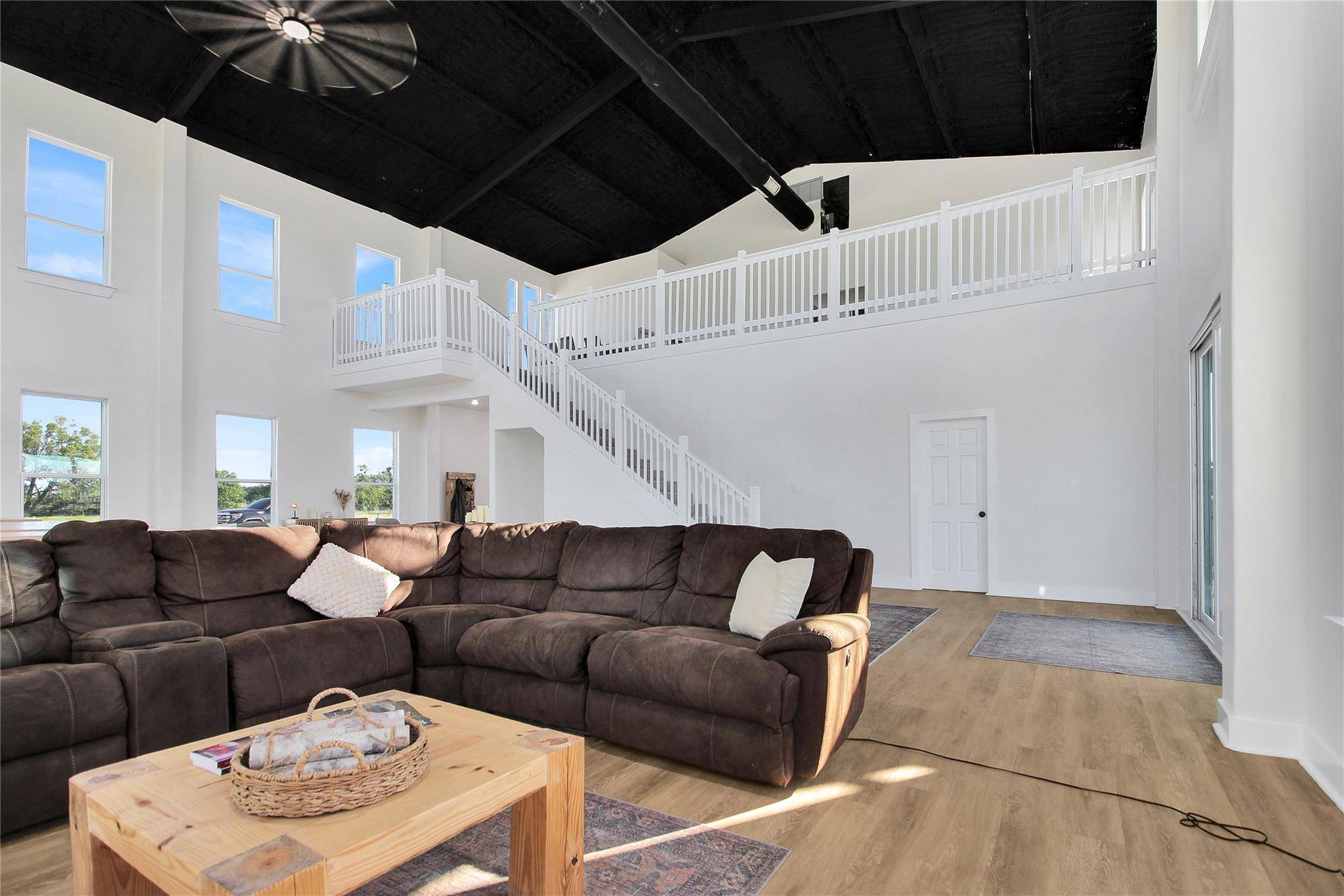 Jarrell, TX 76537,735 County Road 304