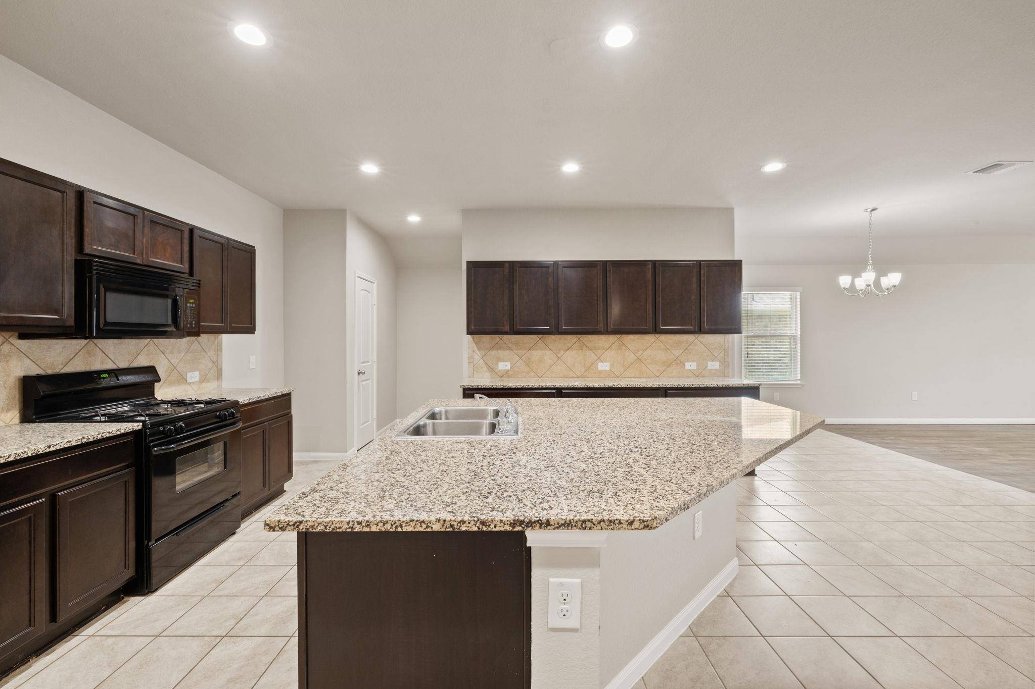 Leander, TX 78641,933 Woodduck TRL