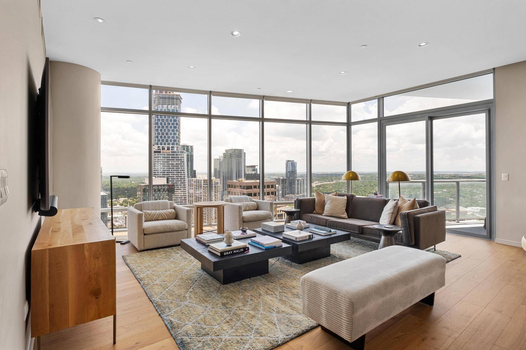 200 Congress Ave #37H, Austin, TX 78701