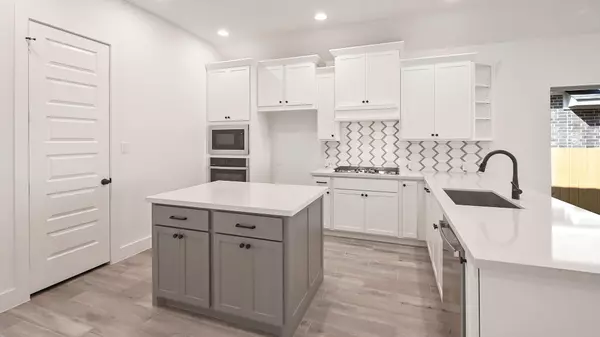 Kyle, TX 78640,120 King Haakon Bay DR