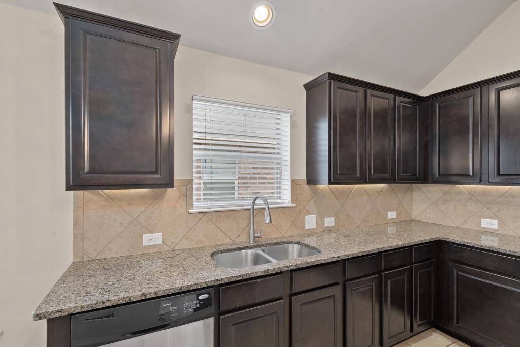 Buda, TX 78610,162 Snow Owl HOLW